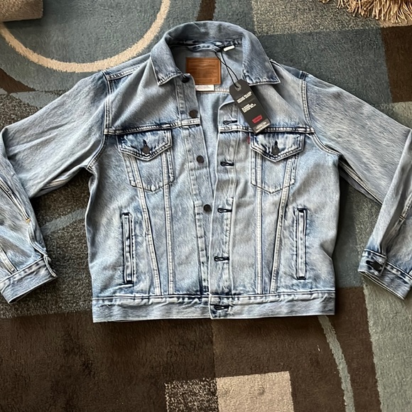 NWT Levi Denim Jacket - Picture 2 of 5